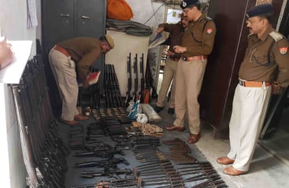 daroga can not close or open pistol in fron of varanasi ssp