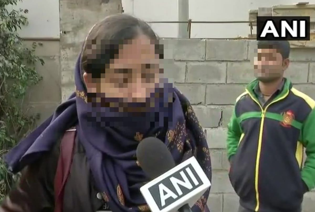 du girl masturbated in onboard bus she made video of incident and uploaded on social media fir filed