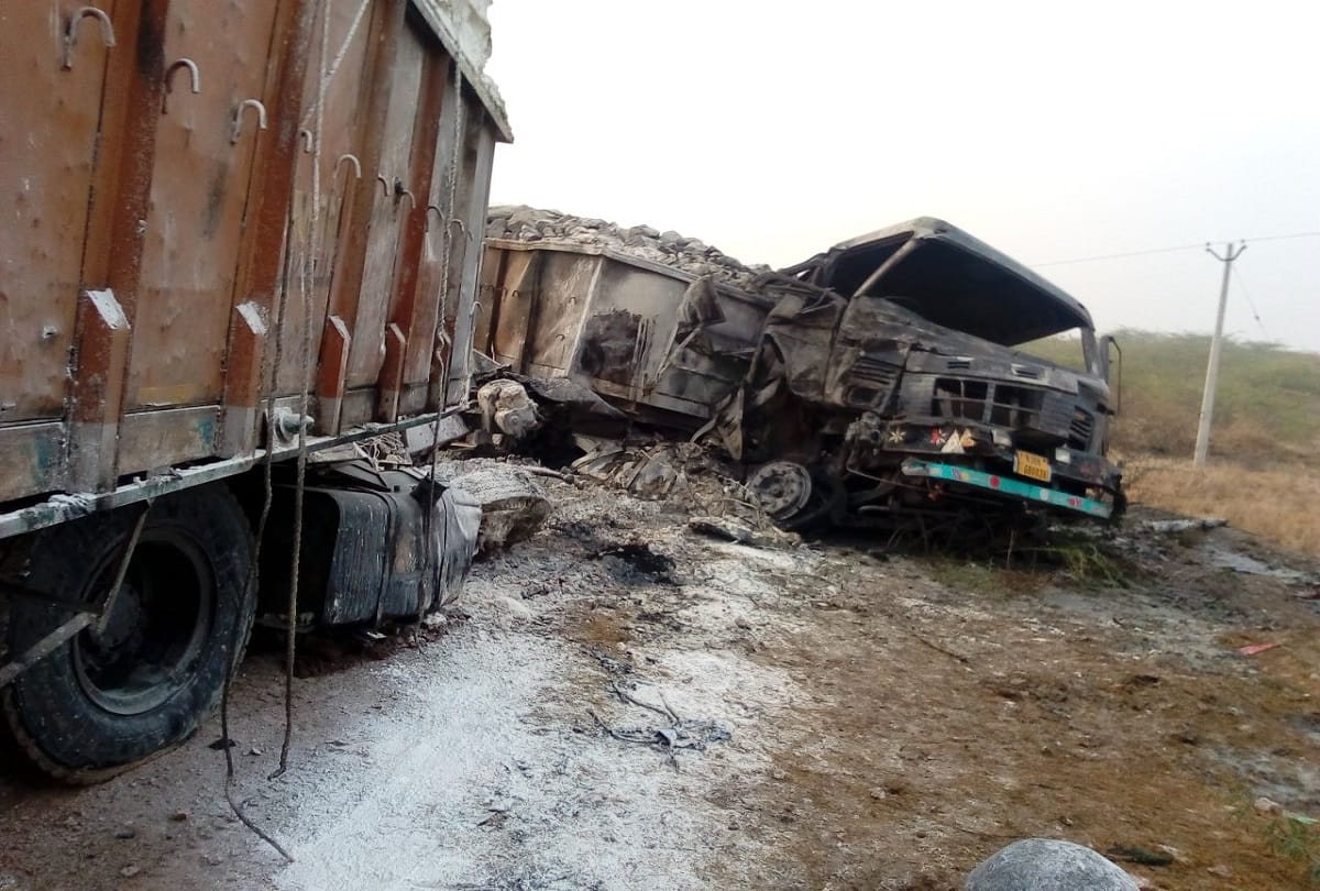 rajasthan ajmer fire broke out in trailers after collision- drivers burnt alive 