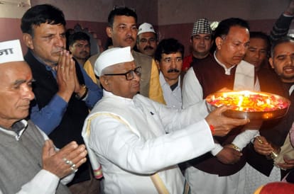 Anna Hazare arrives uttarakhand and attack on pm modi