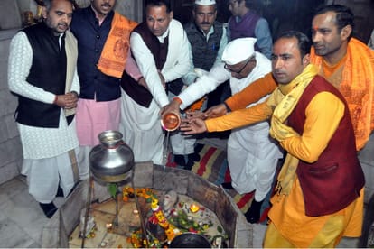 Anna Hazare arrives uttarakhand and attack on pm modi
