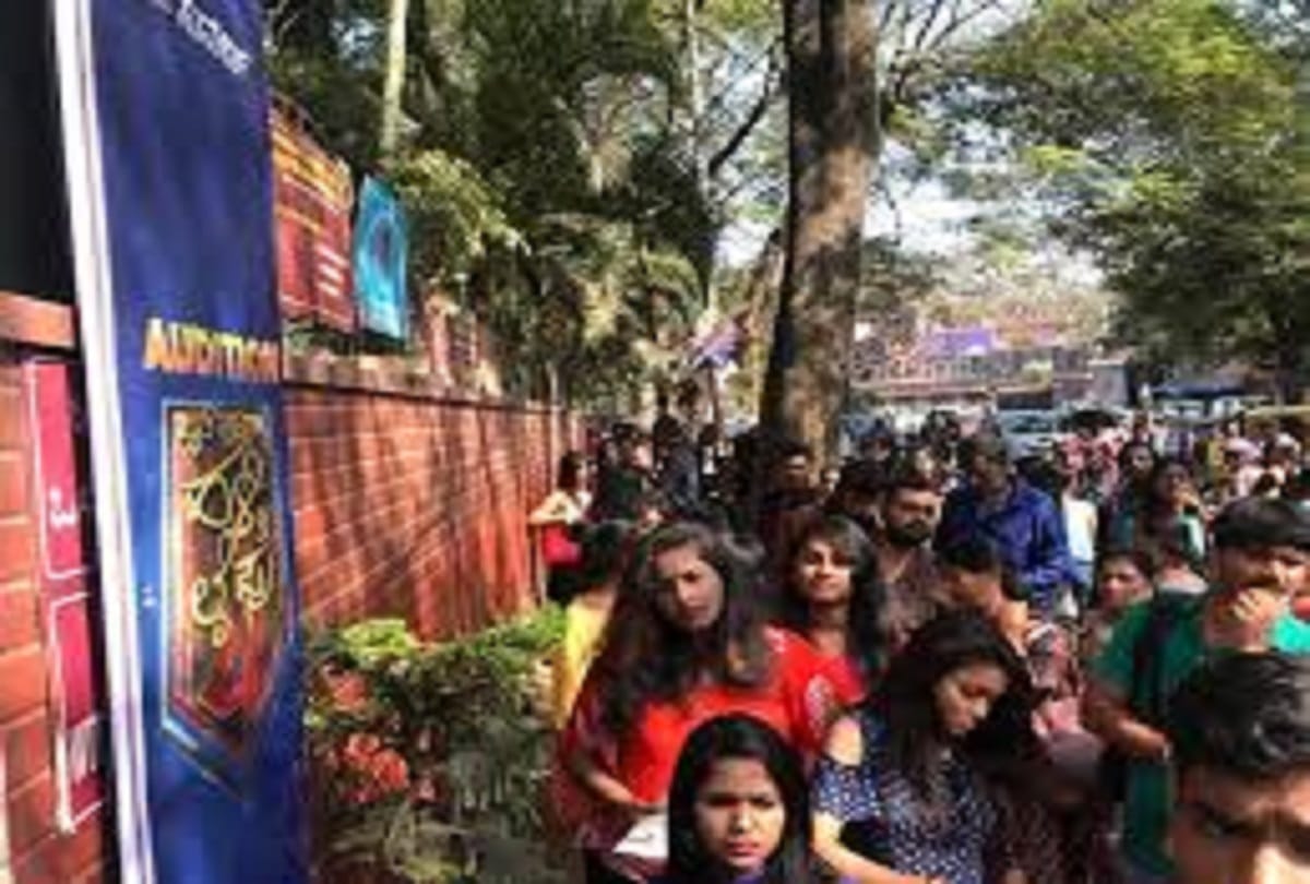 girls asked to put off their clothes in an realty show audition in bangalore 