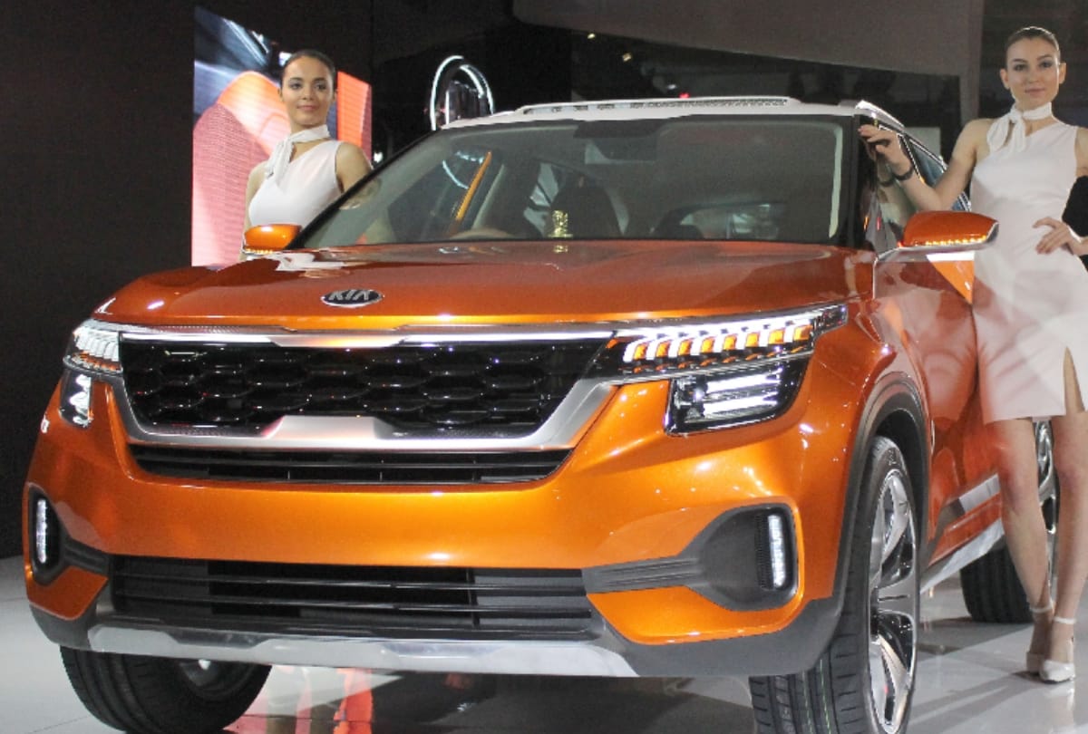 autoexpo 2018: girls of sharda university made special vehicles