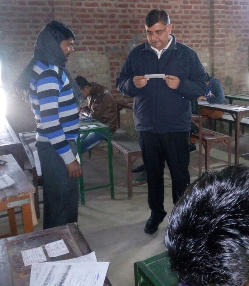 मंडलीय बोर्ड परीक्षा प्रभारी ने देखे परीक्षा केंद्र