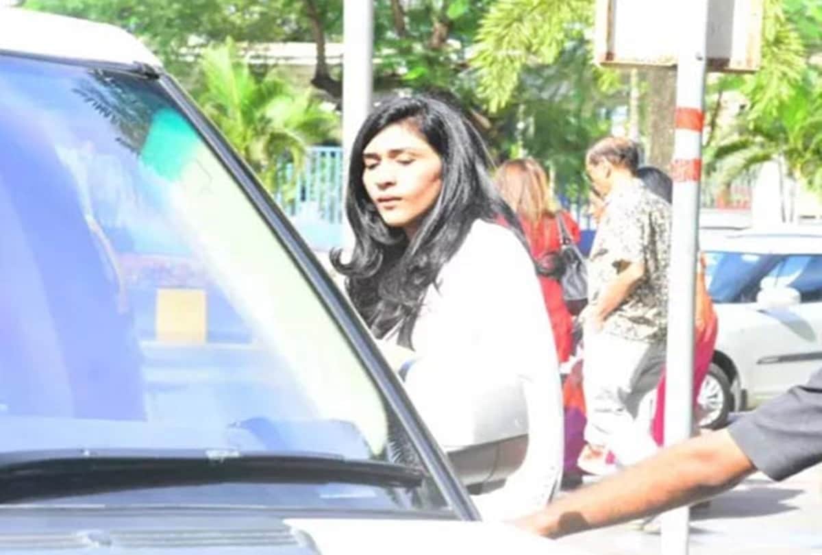 Arbaaz Khan spotted with her new girl friend