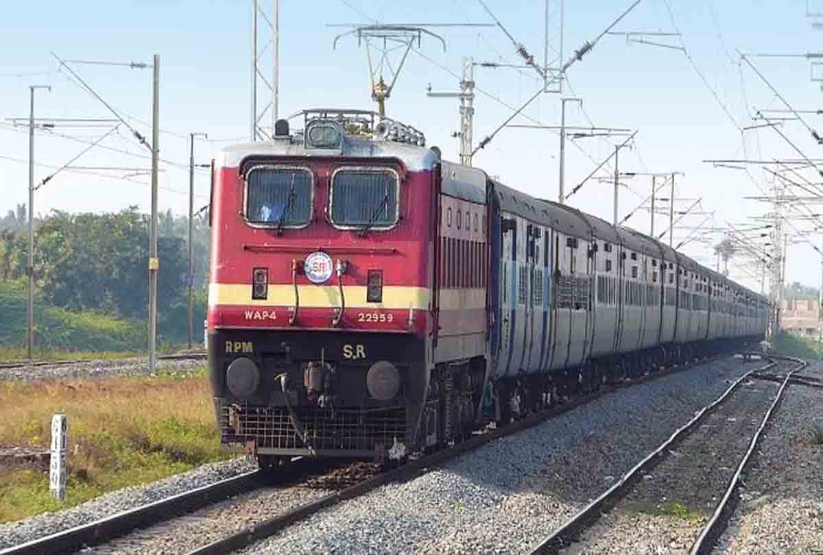 Train journey from Delhi to kanpur in 3 hours