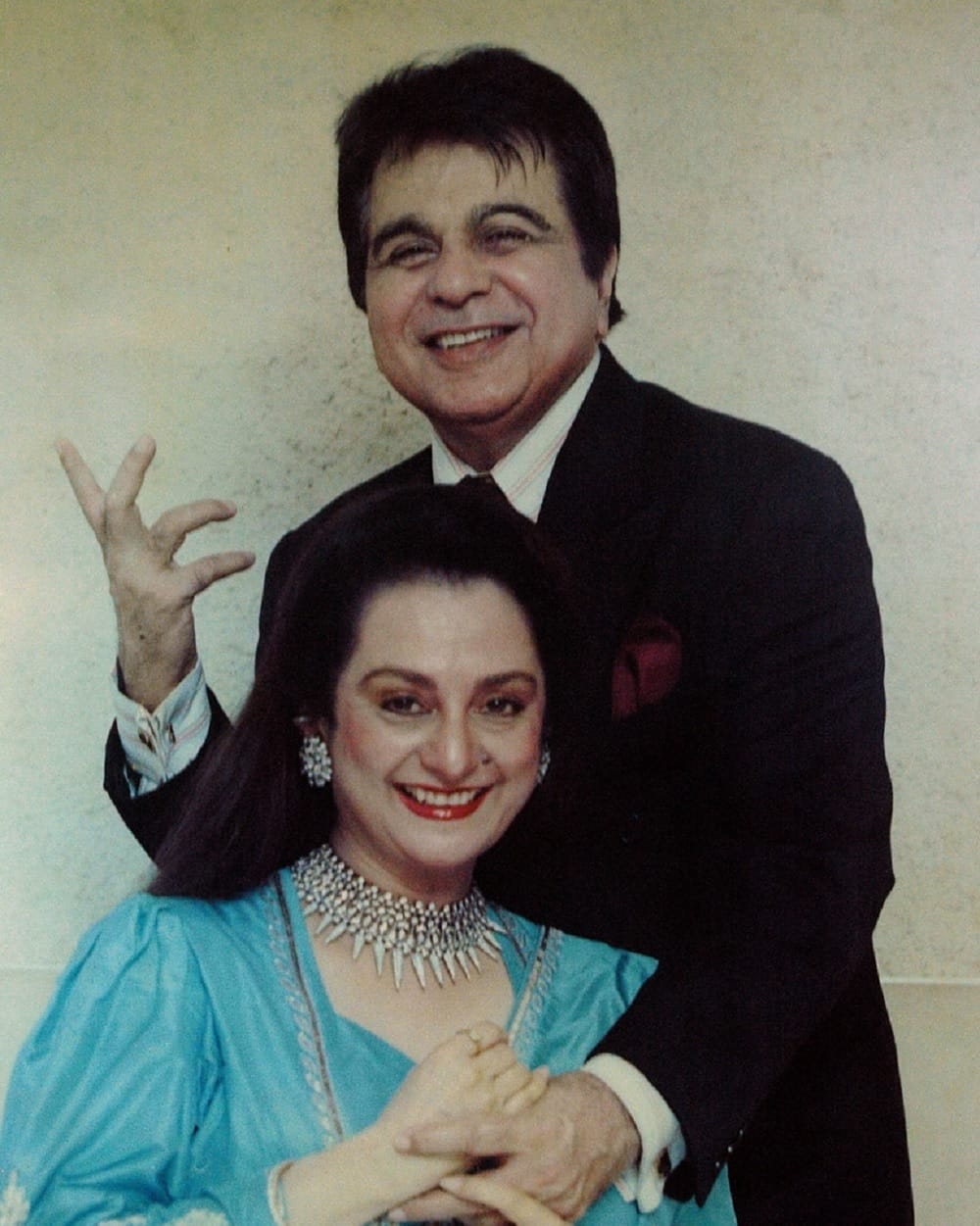 Know Why Dilip Kumar And Saira Banu Slaps Defamation Notice on Mumbai Builder