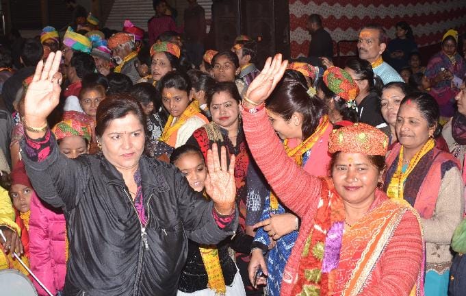agra crowd in temples on mahashivaratri