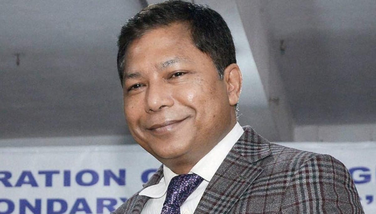 Meghalaya Political Crisis In massive jolt to Congress former CM Mukul Sangma And 11 other MLAs join TMC Latest News Update
