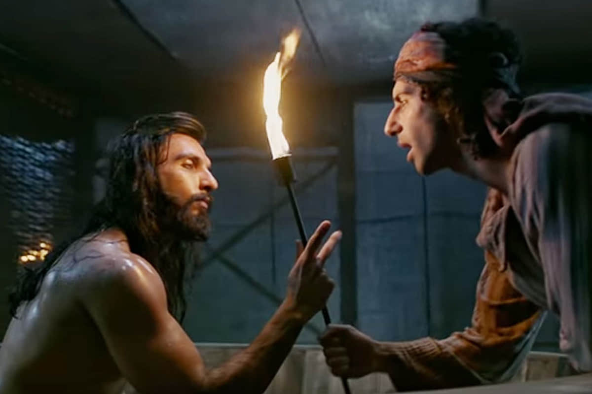 Ranveer Singh shares his feelings on  working with Anushka sharma and Deepika Padukone