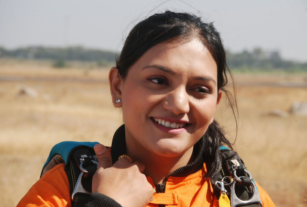 padma winner sheetal rane mahajan jumped from thirteen thousand feet with wearing a saree.