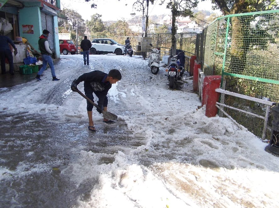 14 february enjoy Snowfall here on valentines day