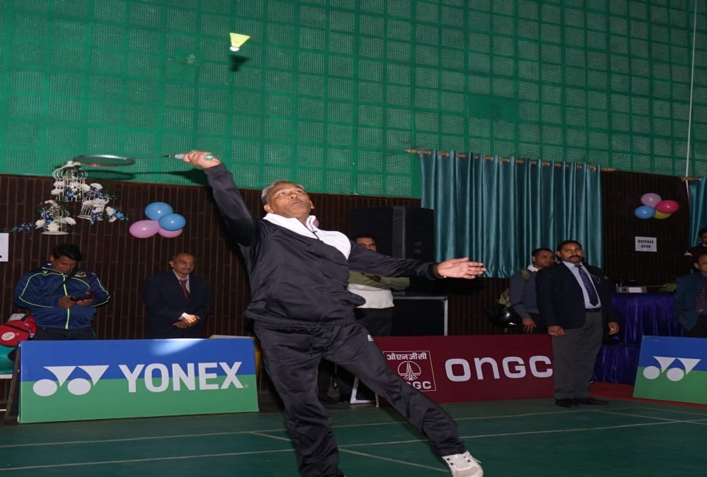 Uttarakhand cm trivendra play badminton in national tournament