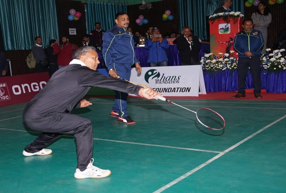 Uttarakhand cm trivendra play badminton in national tournament
