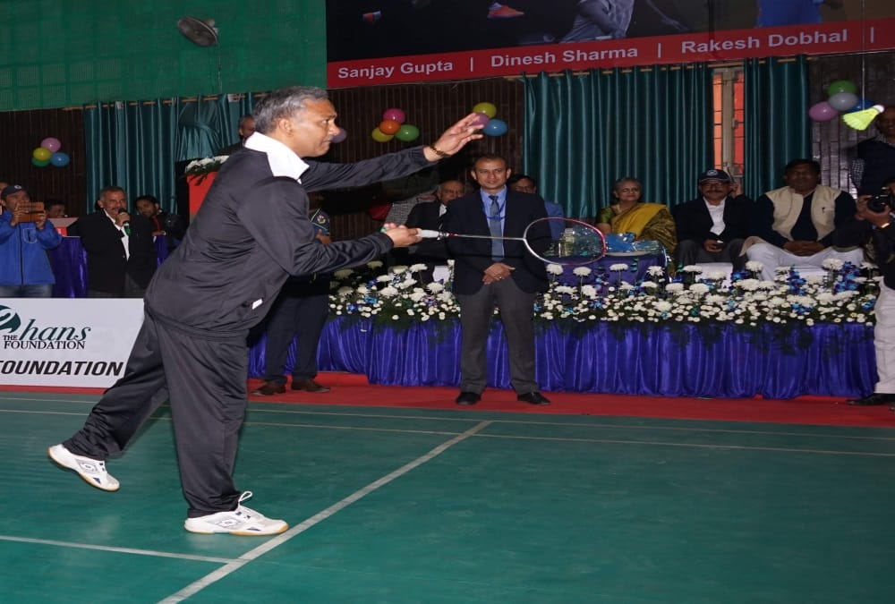 Uttarakhand cm trivendra play badminton in national tournament