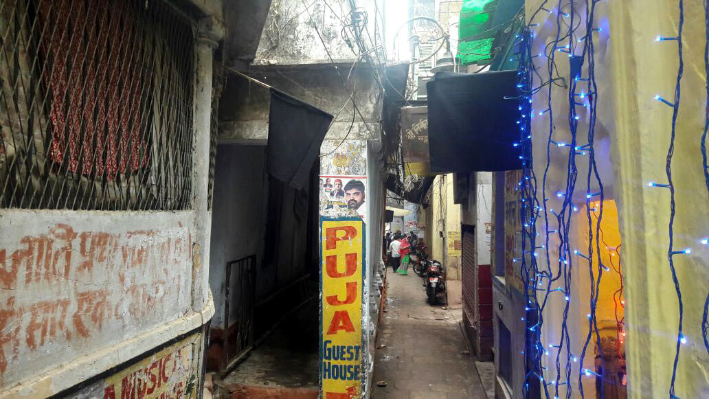 people protest with black flag in vishwanath area