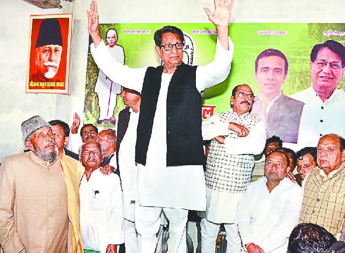 Chaudhary Ajit Singh reached Muzaffarnagar