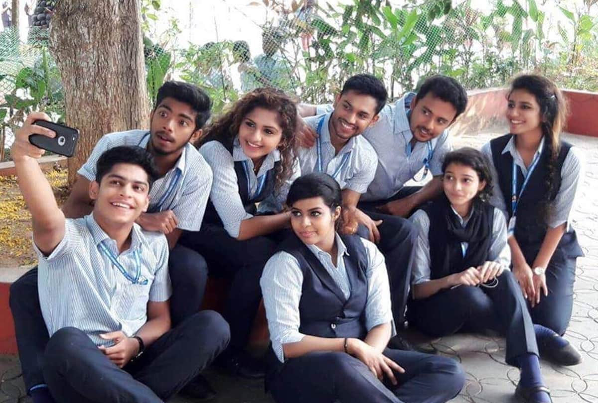 Priya Prakash Varrier co-star Roshan Abdul Rahoof wants to have dinner with shahrukh khan