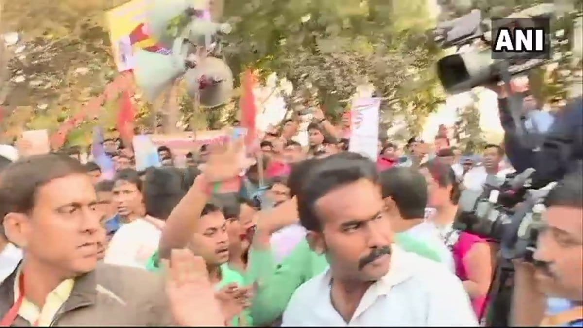 Muslim allegedly converted to hinduism by Hindu Samhati in Kolkata