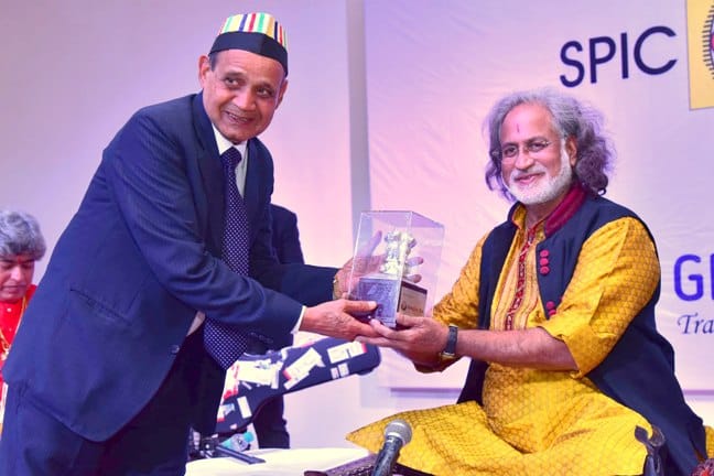 vishwa mohan bhatt performed his musical in Graphic Era University