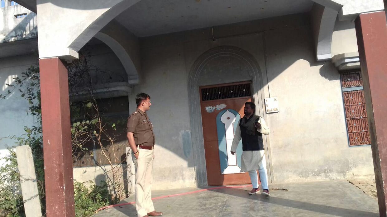 ATS raid in azamgarh at Suspected terrorist house