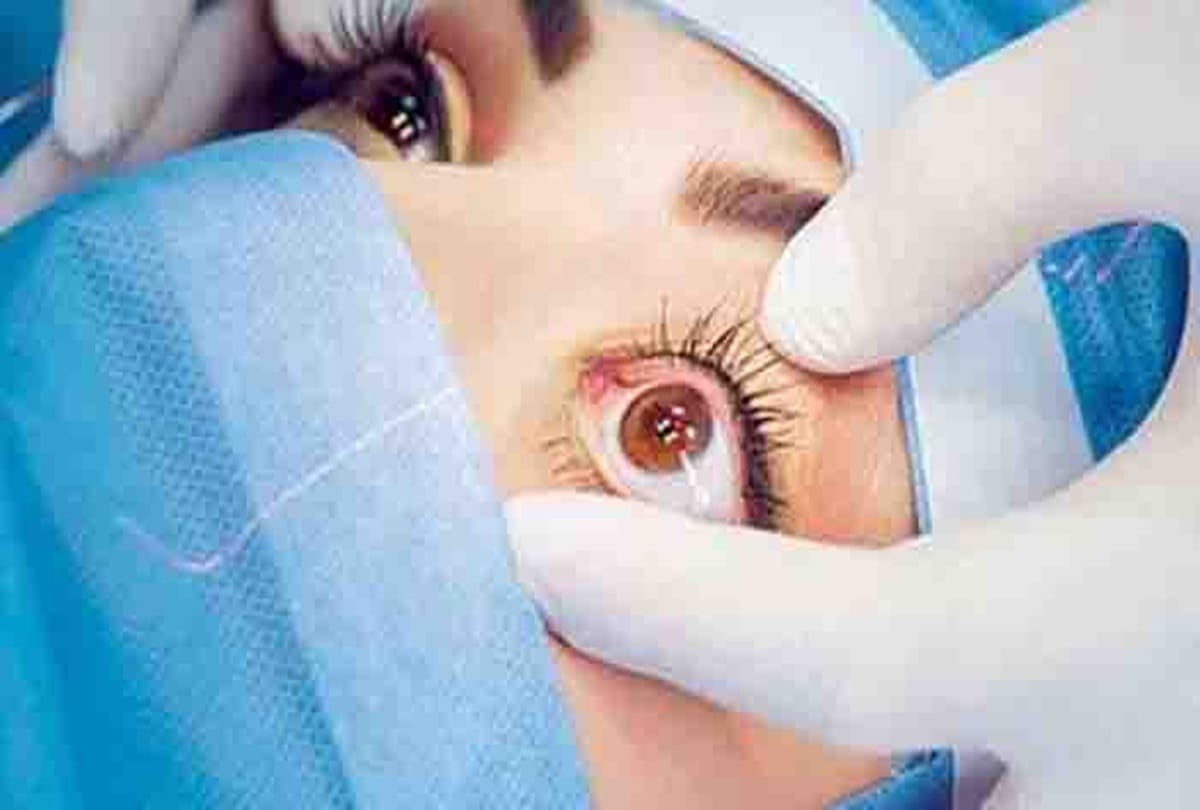 Fourteen worms found in a woman eye