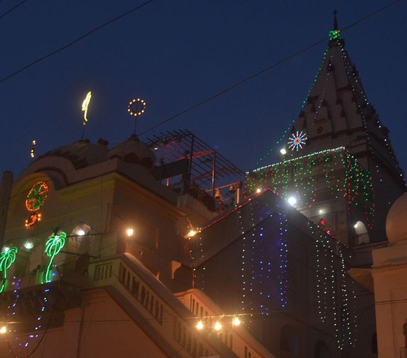 शिवालयों में जलाभिषेक कर भोले की भक्ति में डूबा शहर