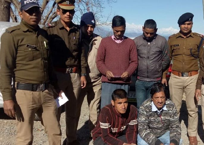 Four gamblers including co-operative bank employee arrested