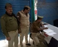 होटल के कमरें में मफलर से लटकर व्यवसाई ने की आत्महत्या