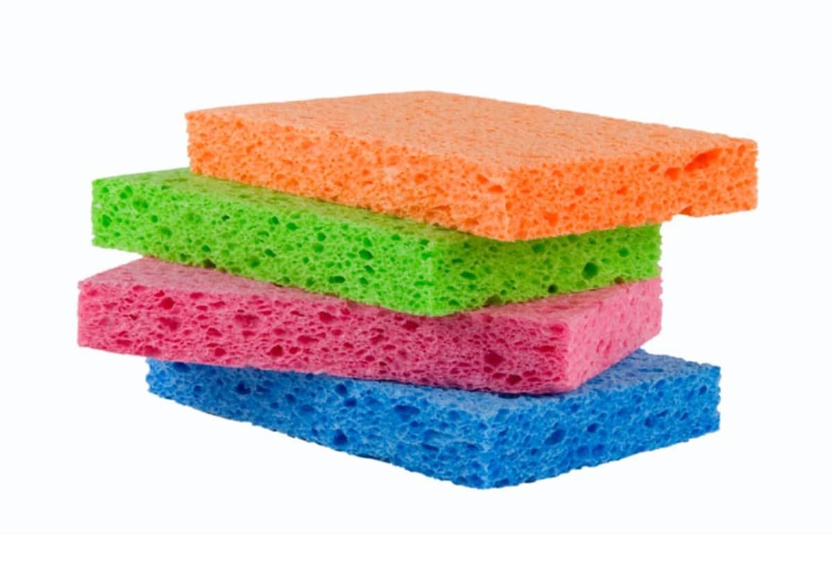 Dangers of dirty sponges and kitchen cleaning cloth