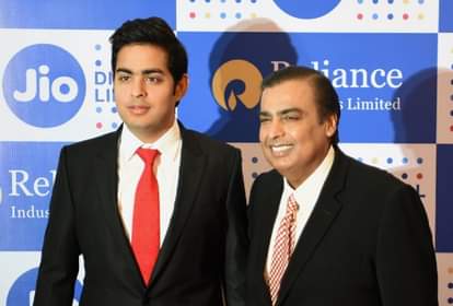reliance industries profit rises by seven percent, revenue soars by 21.25 percent