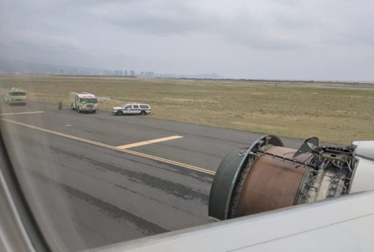 Google engineer share some picture of plane during engine falling  