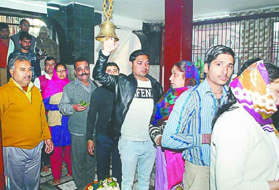 Ganguly speaking bombs, Har Har Mahadev in the pagoda