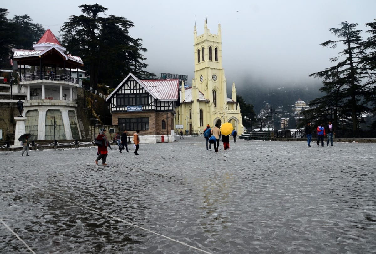 Heavy snowfall and rain at many places in Himachal pradesh