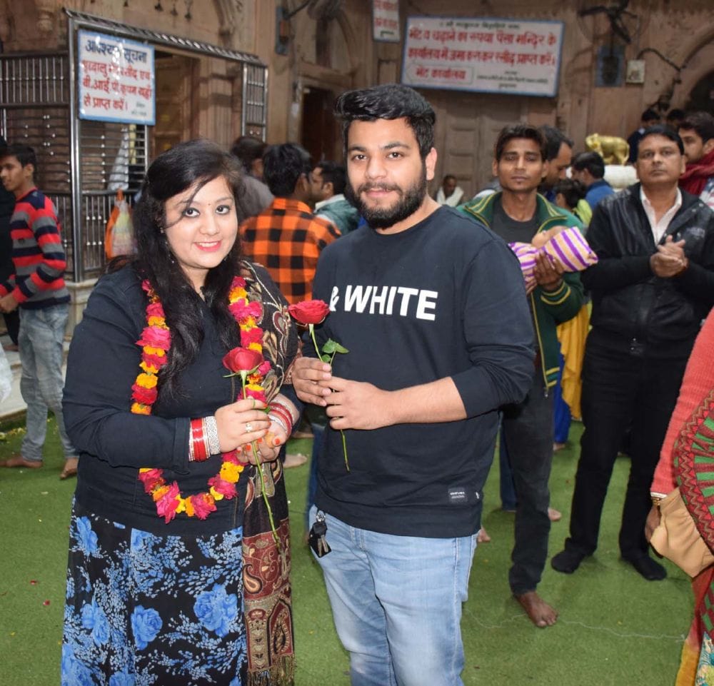 mathura couples celebrated valentine day in bankebihari temple
