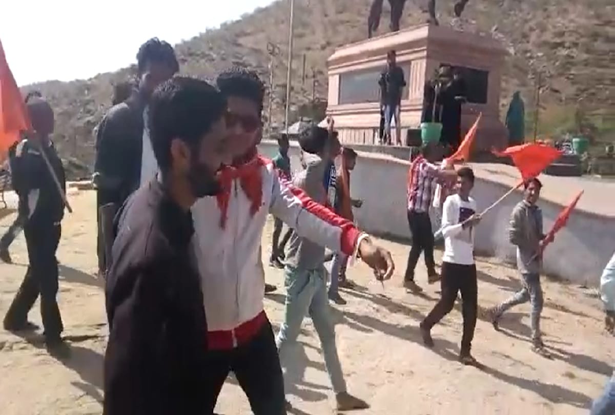 valentines day couples beaten up and punished by anti valentines organisation 