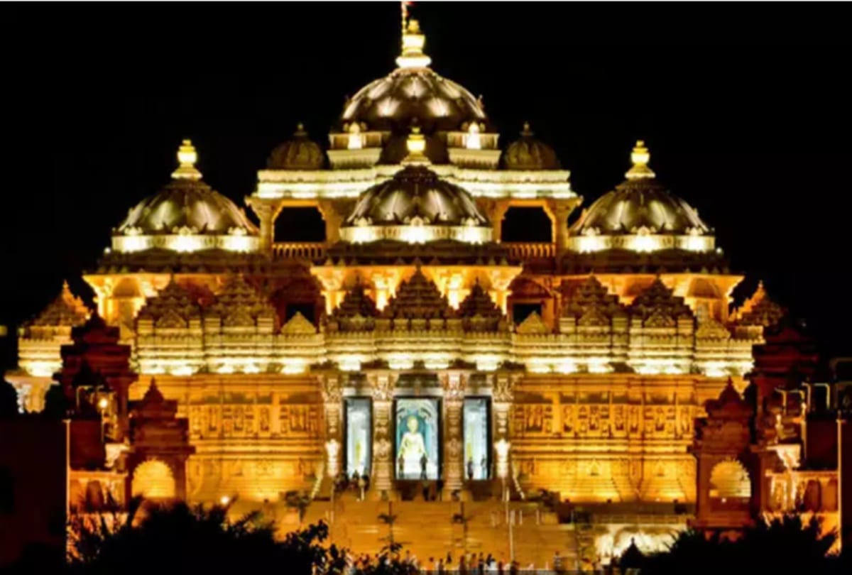 is this first ever hindu temple built in Abu Dhabi 