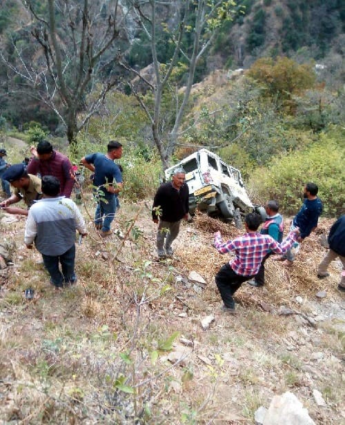 Bolero accident in chamoli four killed rescue photos
