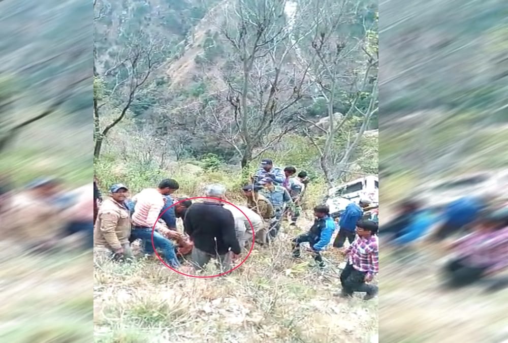 Bolero accident in chamoli four killed rescue photos