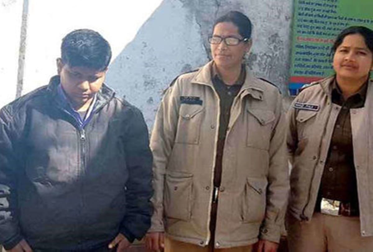 Man who was a woman got married with two women 