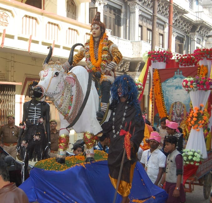 धूमधाम से निकली शिव बारात