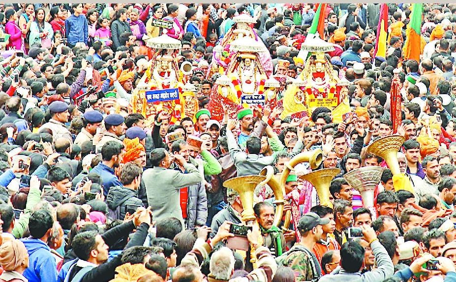 देवताओं की शाही जलेब में नशा मुक्ति की सीख