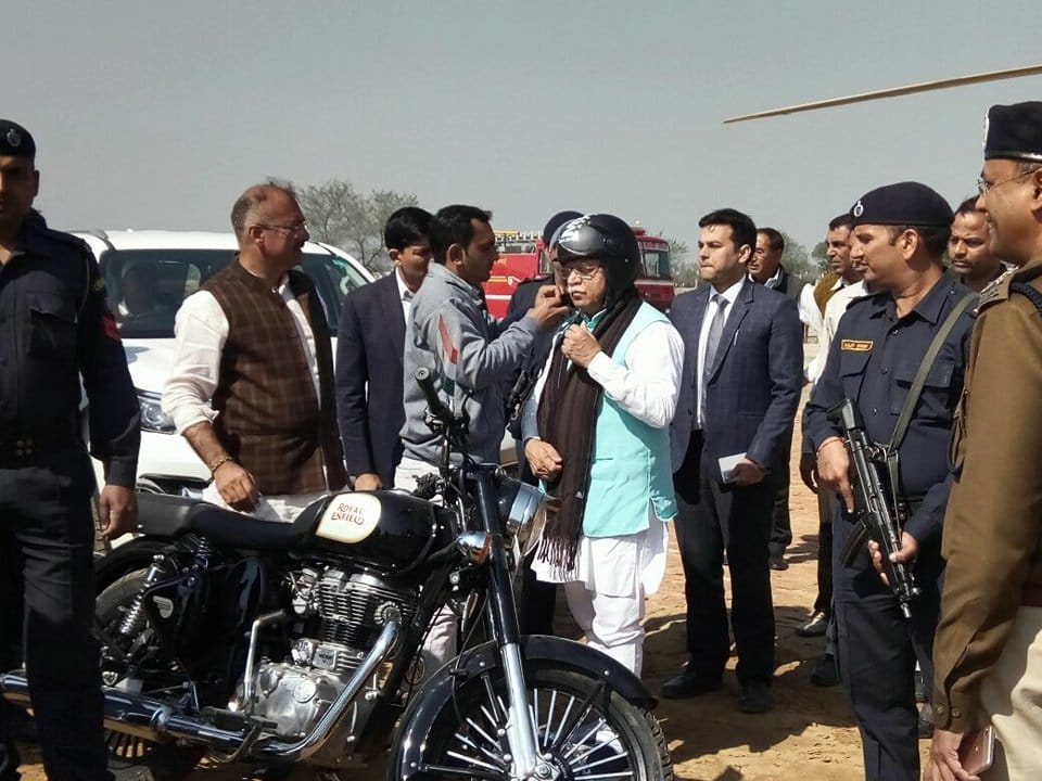 chief minister manohar lal khattar break traffic rules by driving bike without number