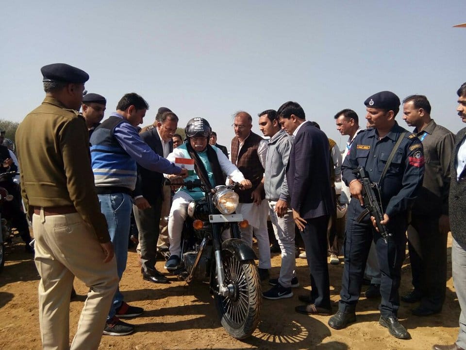 chief minister manohar lal khattar break traffic rules by driving bike without number