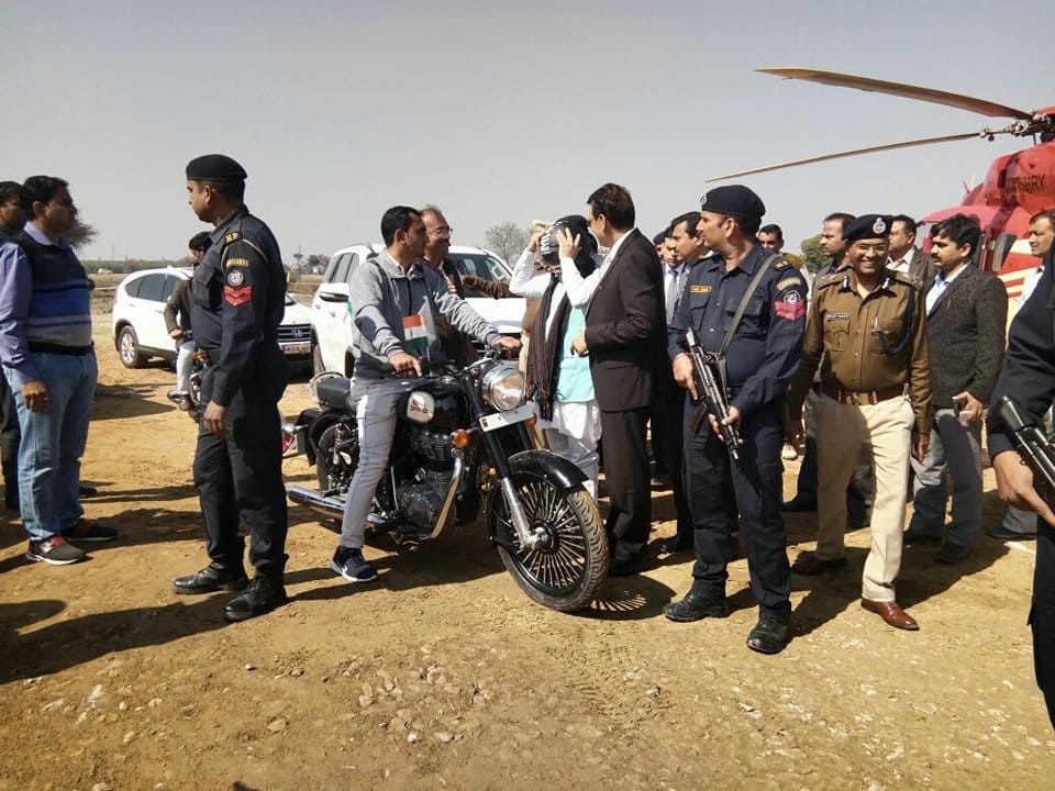 chief minister manohar lal khattar break traffic rules by driving bike without number