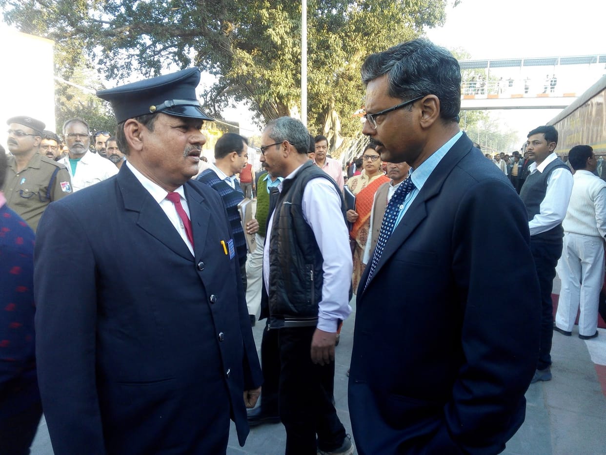उसका बाजार स्टेशन को मिला विश्रामालय