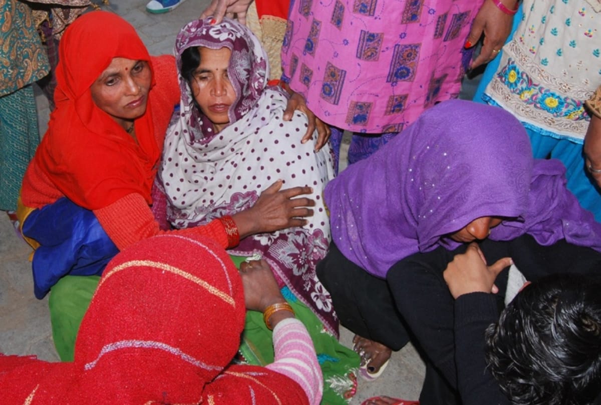 ghaziabad man killed his one sided love on valentines day at modinagar, then surrenders with axe
