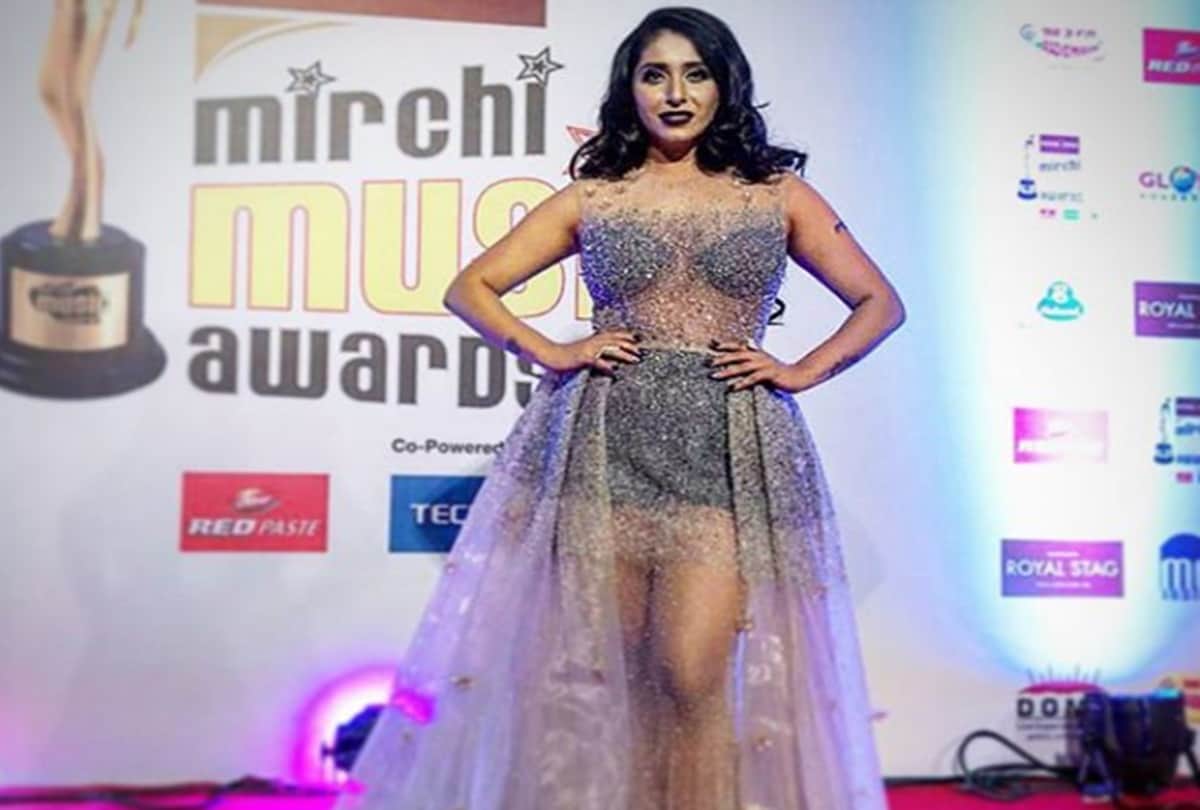 Neha Bhasin has trolled for Transparent Dress 