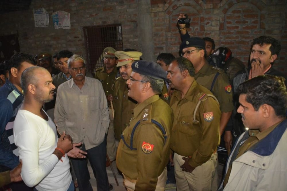 BJP workers misbehave with police in firozabad