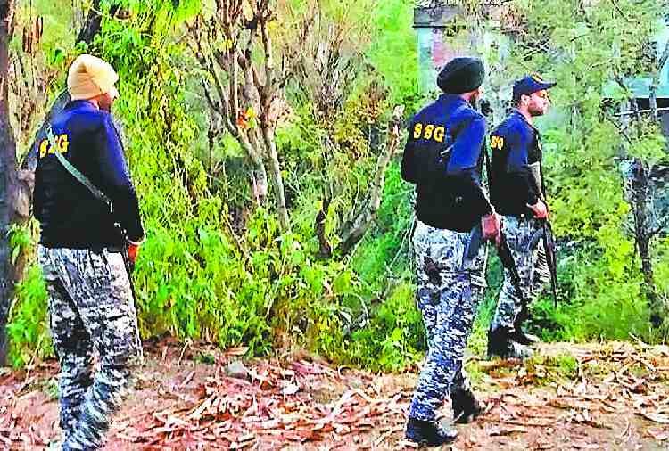 पठानकोट में दिखे संदिग्ध महज अफवाह
